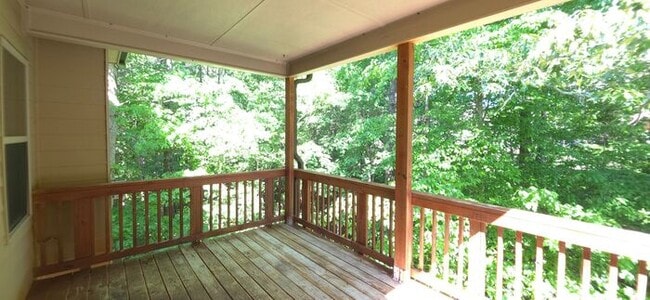 Building Photo - Brookside Crossing!