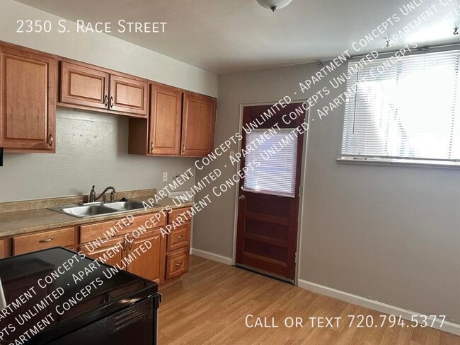 Building Photo - 2350 S Race St