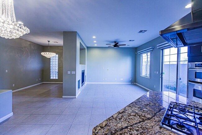 Building Photo - Queensridge Home