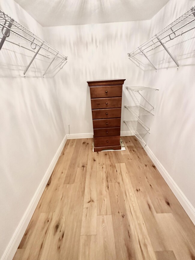 Building Photo - 6 Garden St