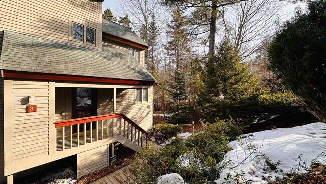 Building Photo - Summer Seasonal 6 Month Lease Available!  $1,700/ mo Charming Two-Bedroom Condo in Waterville, NH!