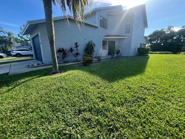 Building Photo - 1581 Woodbridge Lakes Cir