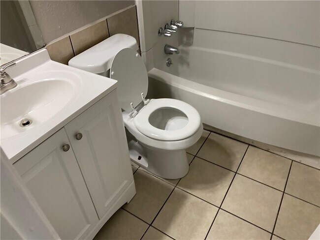 Building Photo - 10212 Brownie Dr