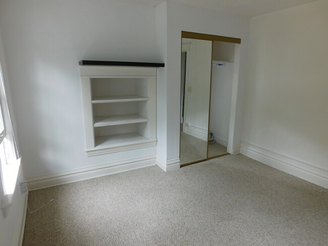 Bedroom 1 - 1215 W Lovell St