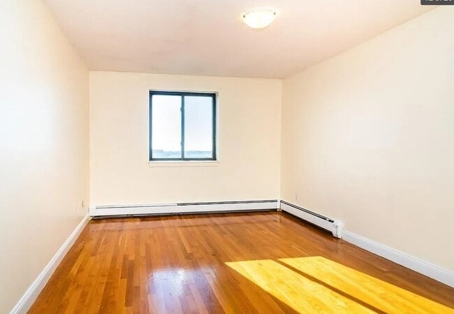 Building Photo - 44 Lafayette Ave