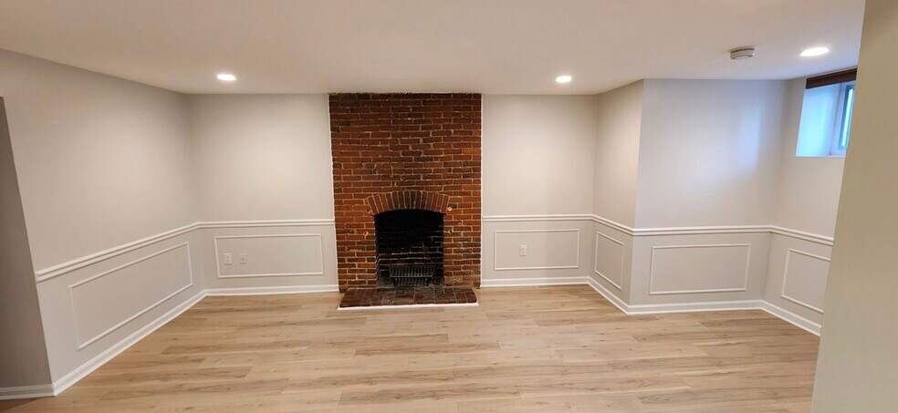 Building Photo - 1758 Swann St NW