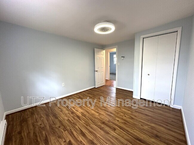 Building Photo - 2828 Cedarhurst Rd