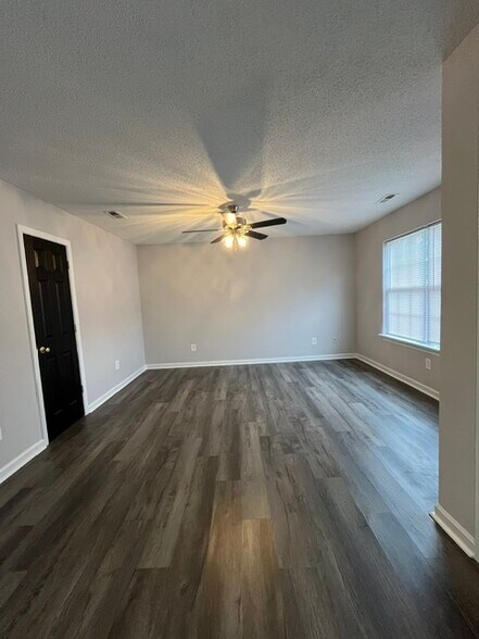Building Photo - 2538 Myers St