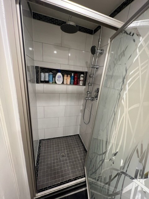 Building Photo - 5904 Mt Eagle Dr