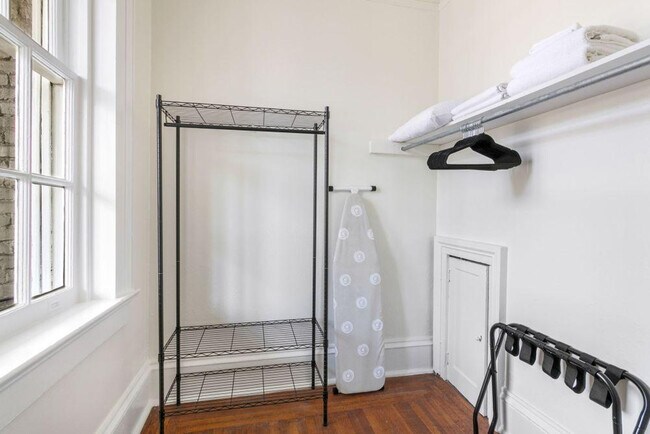 Building Photo - 715 St Charles Ave