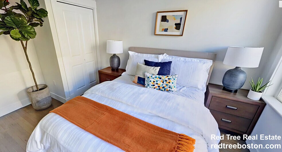 Building Photo - 81 Park Dr