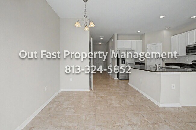 Building Photo - 6919 Holly Heath Dr