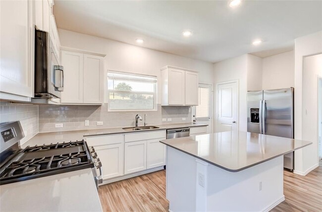 Building Photo - 1517 Brueggerhoff Rd
