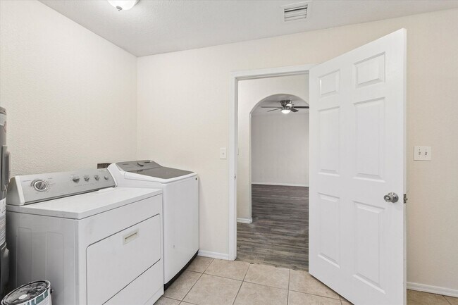 Building Photo - Completely updated minutes to Hiking at South Mountain!!!  Brand New Paint, Tile and Laminate Thr...