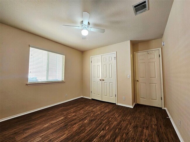 Building Photo - 8102 Lerwick Ln