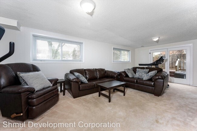 Building Photo - 5 br, 3 bath House - 5 Martha Ct