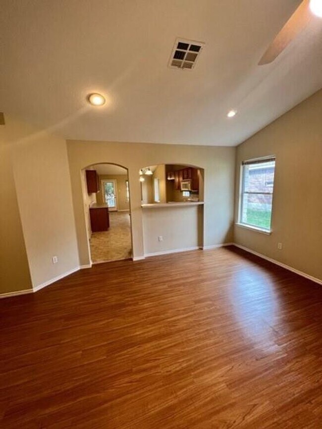 Building Photo - Cedar Park Towncenter / One Story / 4 bedrooms / Leander ISD