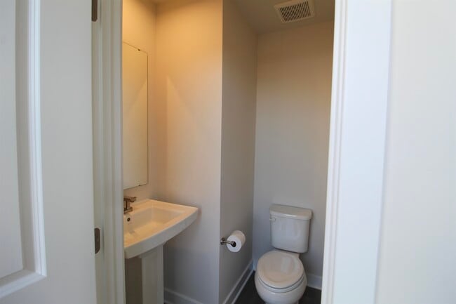 Building Photo - 3663 Ponton Rd