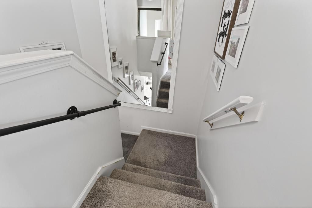 Building Photo - 805 Old Bridge Rd