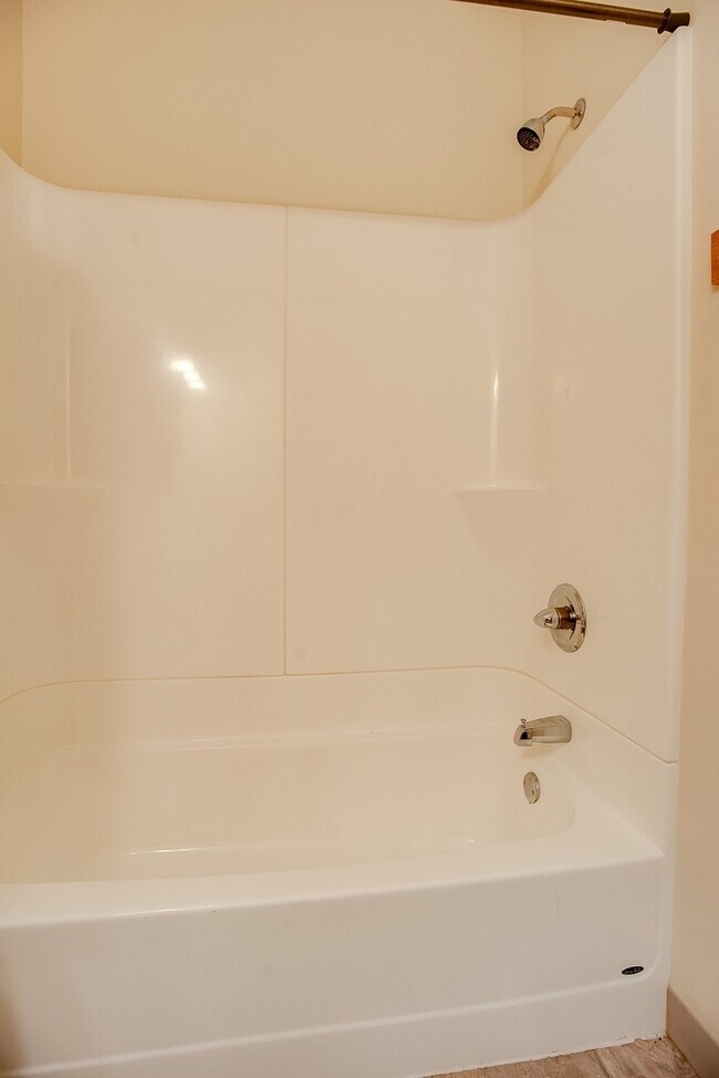 Building Photo - 1360 Dale St N