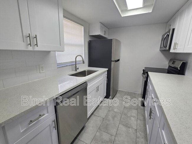 Building Photo - 5342 Cotee River Dr