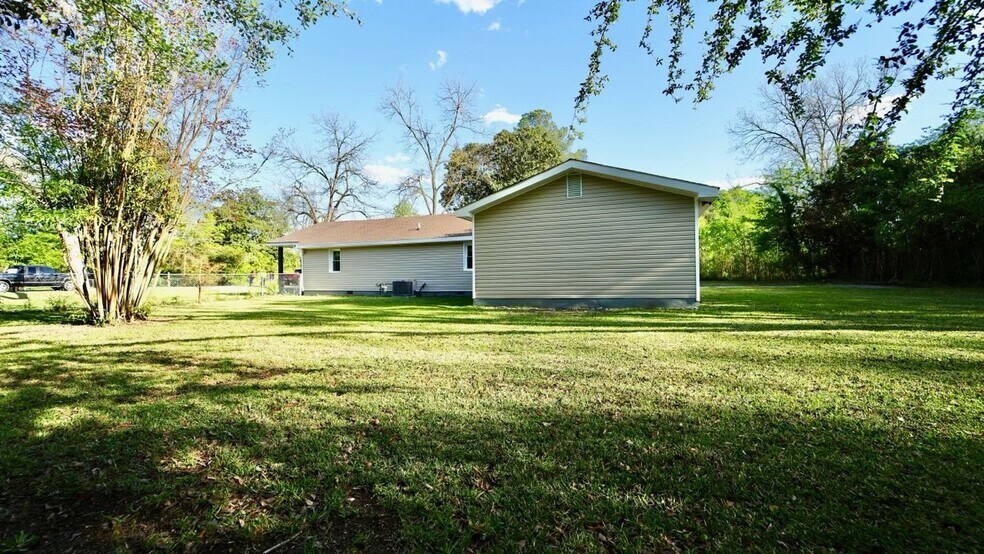 Building Photo - 311 S 2nd St