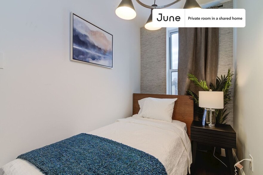Building Photo - Room in Shared 4 bed/1 bath home in Prospect Heights