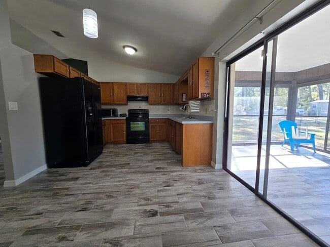 Building Photo - 2606 NE 22nd Ave