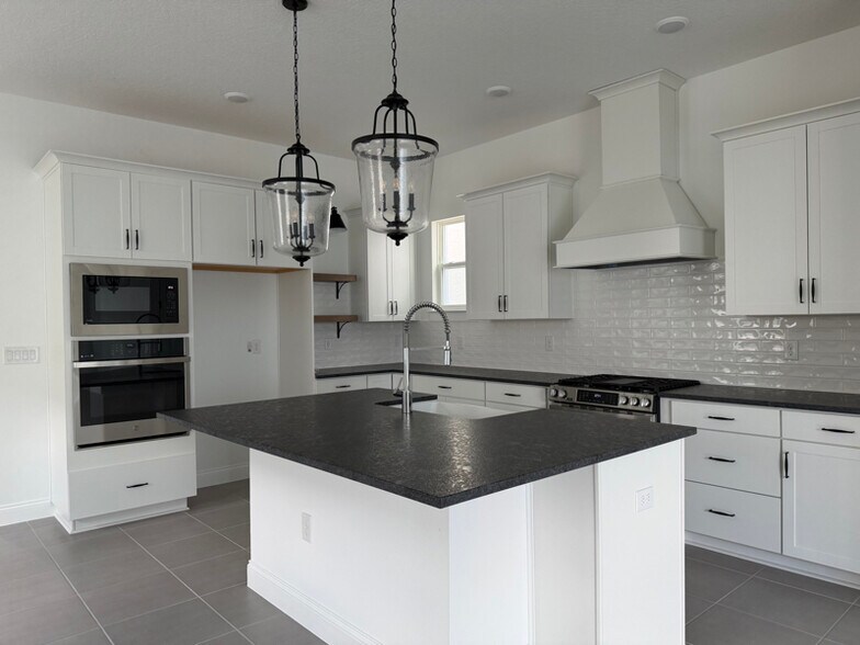 Building Photo - 12500 Westhaven Oak Dr