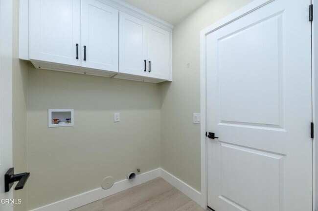 Building Photo - 1125 Stoneybrook Ln