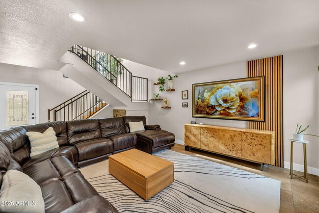Building Photo - 7609 N Lynn Oaks Dr