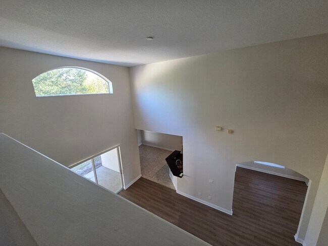 Building Photo - 2819 Roseglen Way