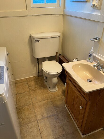 Bathroom - 14 Weymouth St.