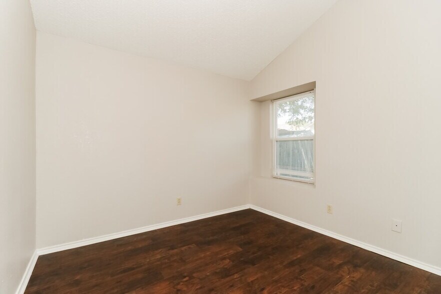 Building Photo - 1424 Horncastle St