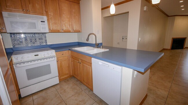 Building Photo - Coastal Charm in Ocean Beach – Loma Pacific Condo - Large Ground Level One Bedroom