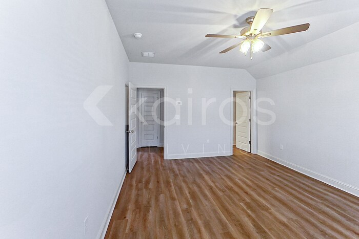 Building Photo - 8041 Hendrick Dr