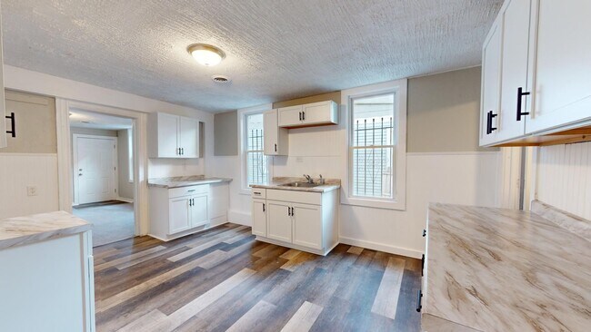 Building Photo - Clark / Fulton Area - 4 Bedrooms - Single ...