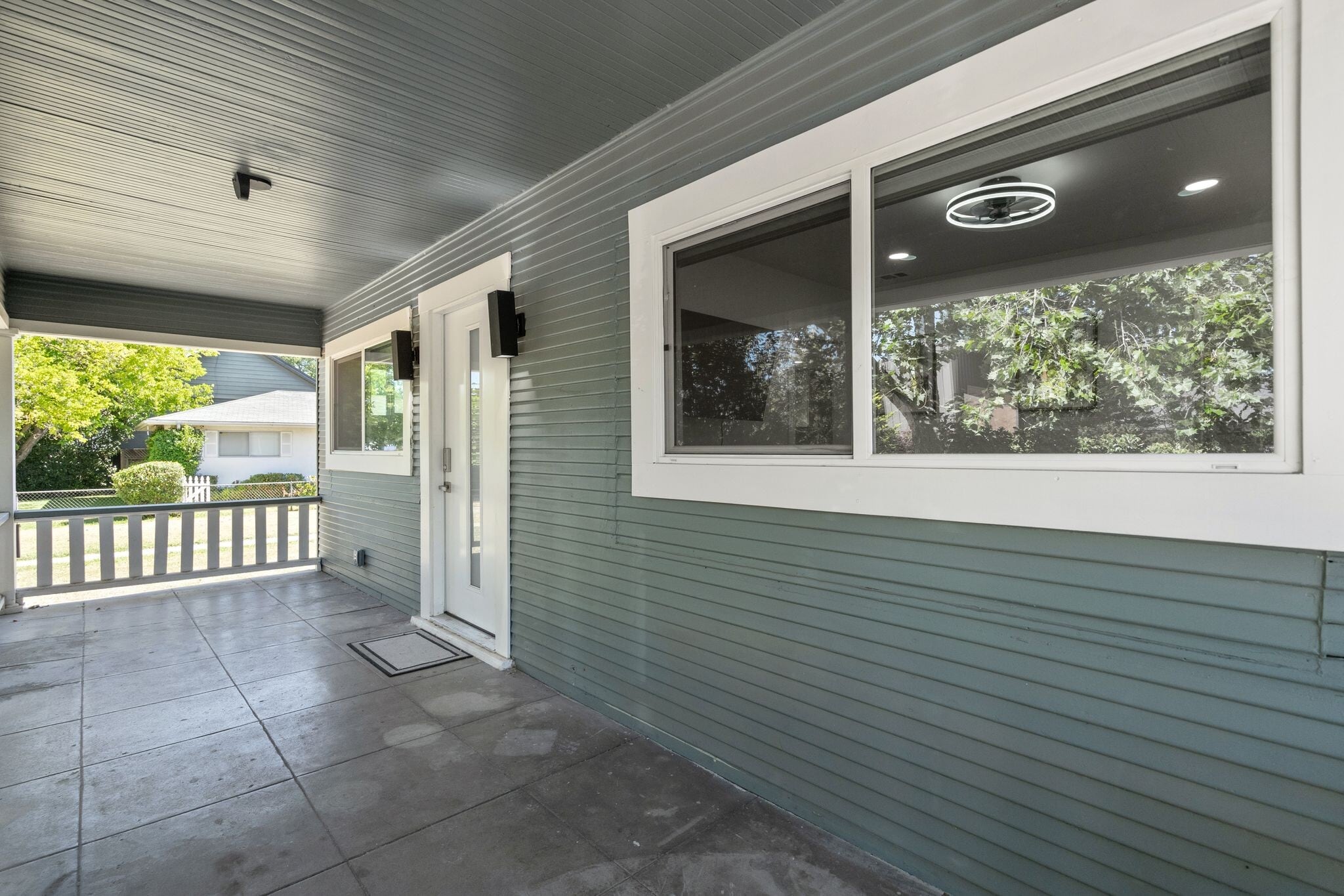 Front porch - 1633 35th St