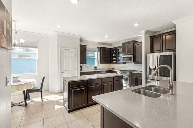 Building Photo - 6435 Montserrat Dr