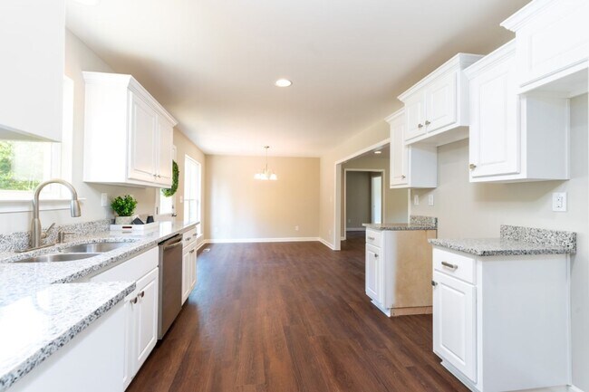 Building Photo - Gorgeous Home in Odenville! Fresh, Modern ...