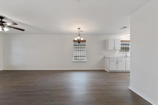 Building Photo - 11419 Roandale Dr
