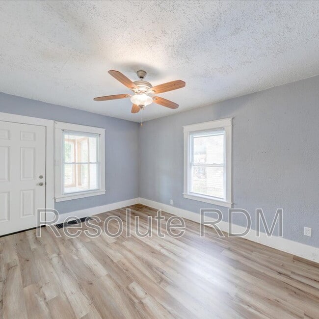 Building Photo - 1308 E Taylor St