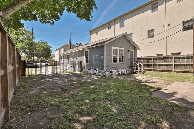 Building Photo - 1204 Birdsall St
