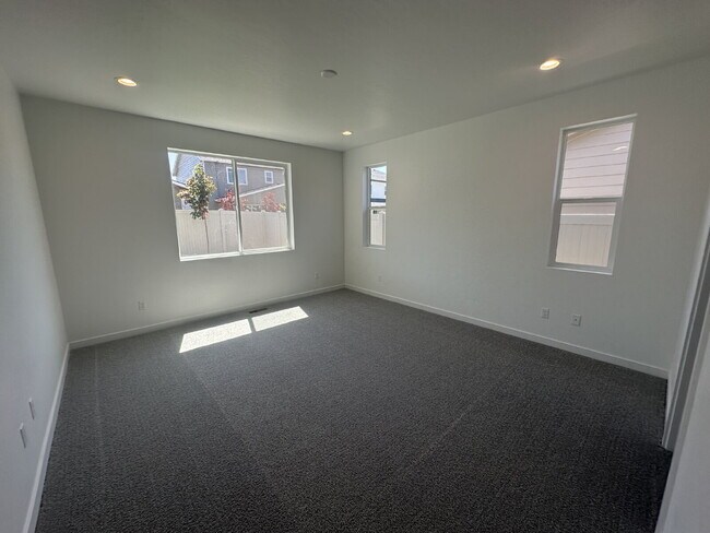 Building Photo - Brand New 4 Bed 3 Bath home!