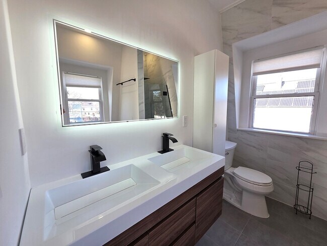 Building Photo - 84 Dudley St