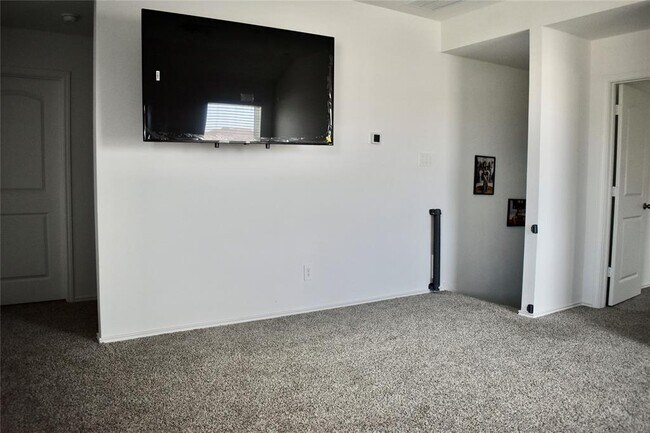 Building Photo - 1811 Legacy Hills Dr