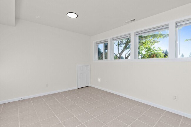 Building Photo - 17723 23rd Ave SE