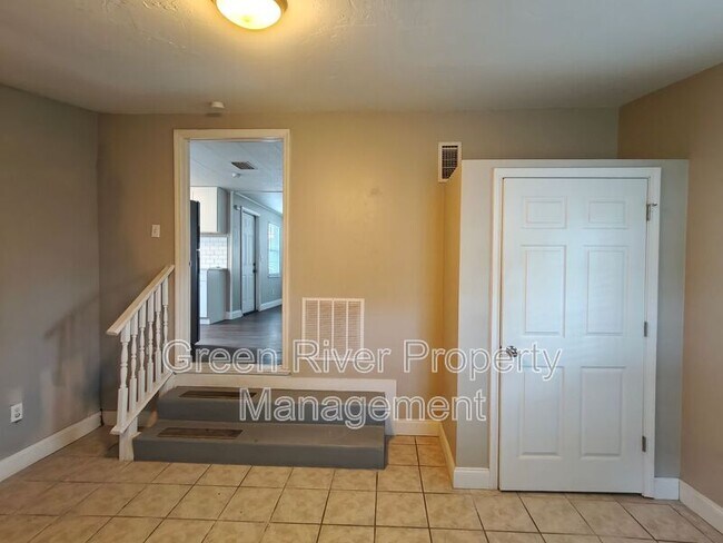 Building Photo - 146 Phoenetia Dr