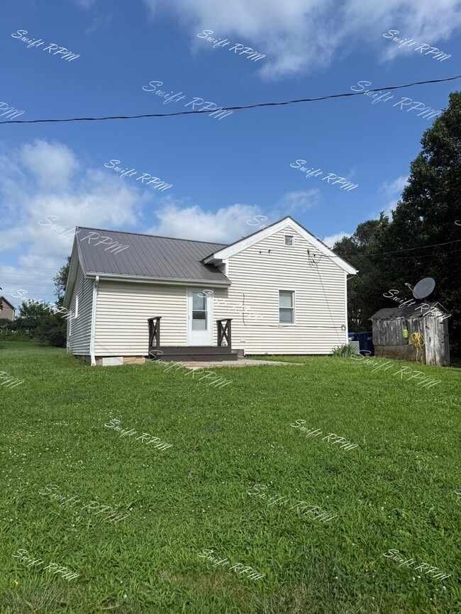 Building Photo - 18501 N Main St