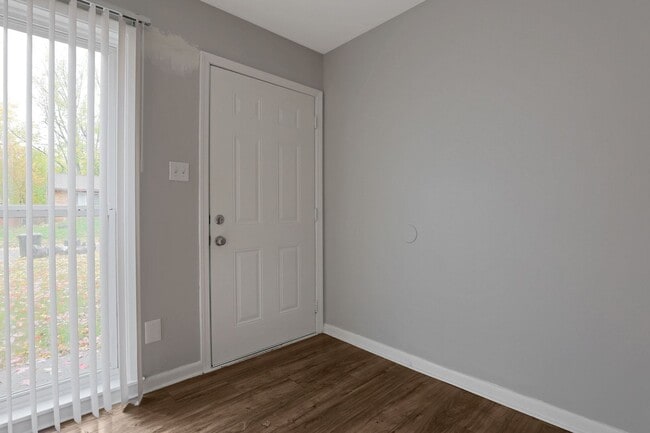 Building Photo - 4691 Janis Dr